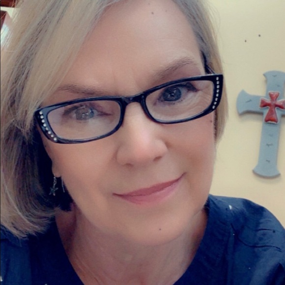 Meet your Posher, Dolly - Picture 1 of 3